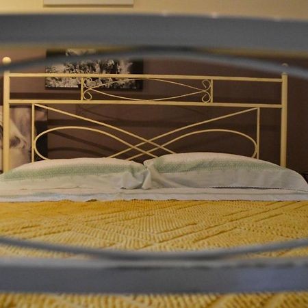Le Stanze Di Ginevra - Via Tescione Hotel Caserta Luaran gambar