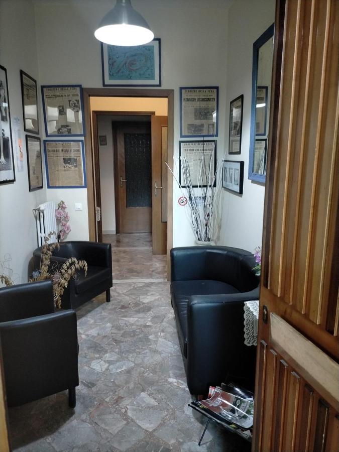 Le Stanze Di Ginevra - Via Tescione Hotel Caserta Luaran gambar