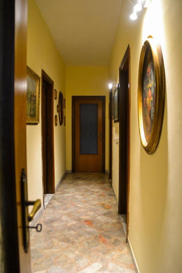 Le Stanze Di Ginevra - Via Tescione Hotel Caserta Luaran gambar