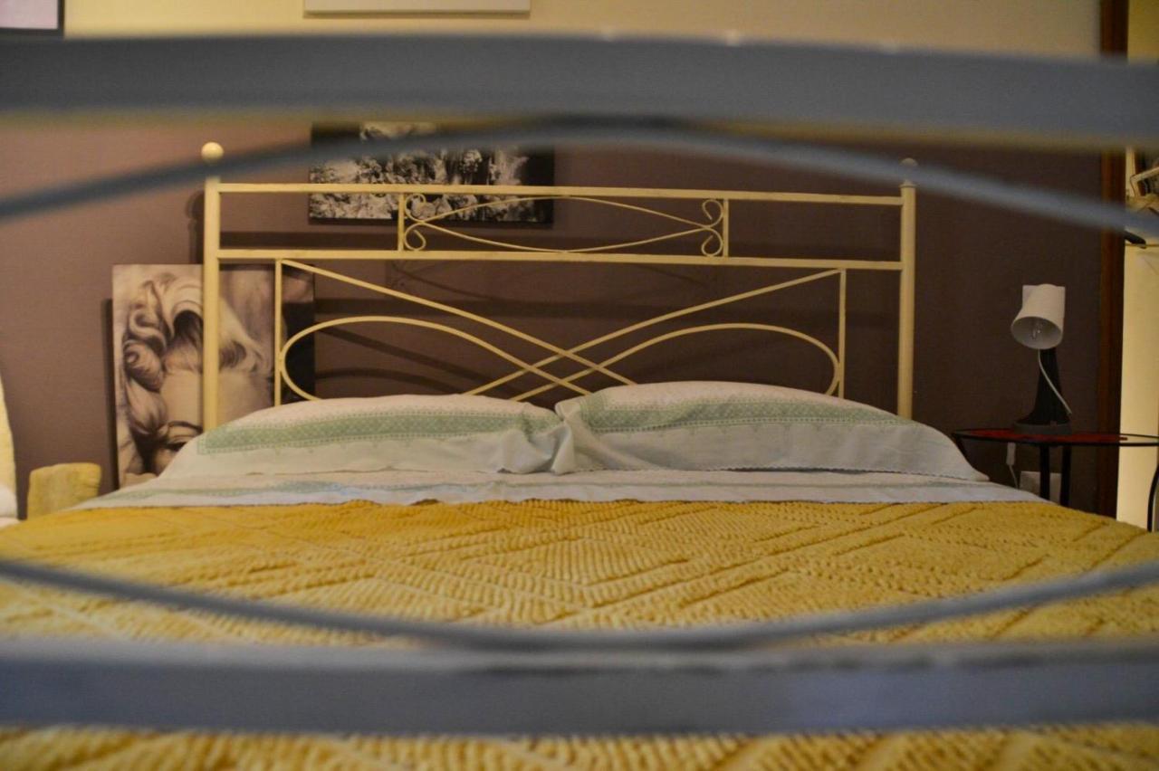 Le Stanze Di Ginevra - Via Tescione Hotel Caserta Luaran gambar