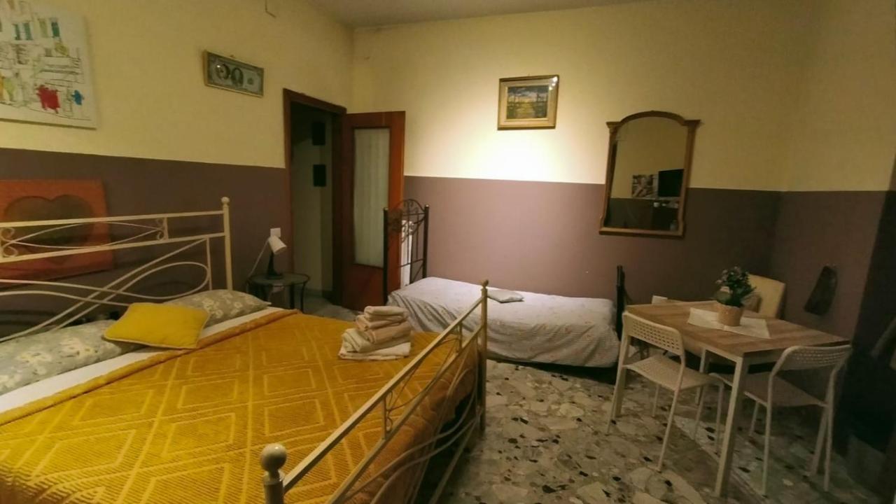 Le Stanze Di Ginevra - Via Tescione Hotel Caserta Luaran gambar