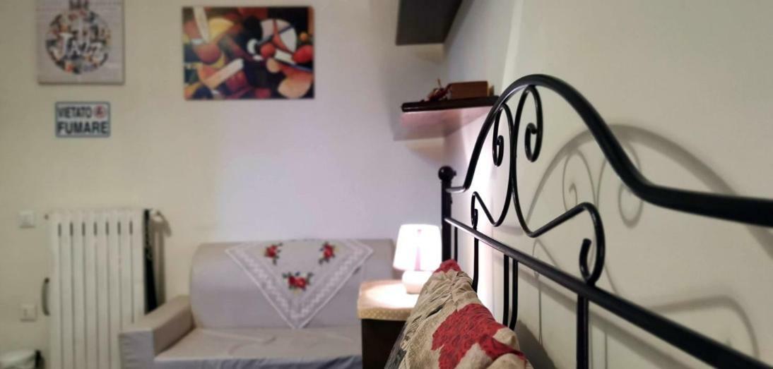 Le Stanze Di Ginevra - Via Tescione Hotel Caserta Luaran gambar
