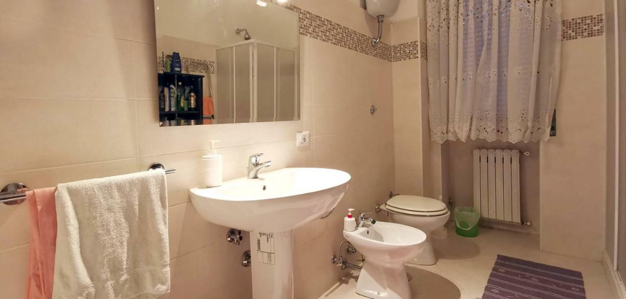 Le Stanze Di Ginevra - Via Tescione Hotel Caserta Luaran gambar