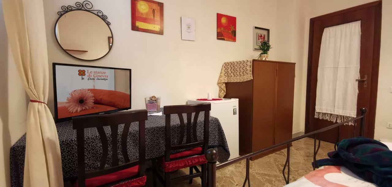 Le Stanze Di Ginevra - Via Tescione Hotel Caserta Luaran gambar