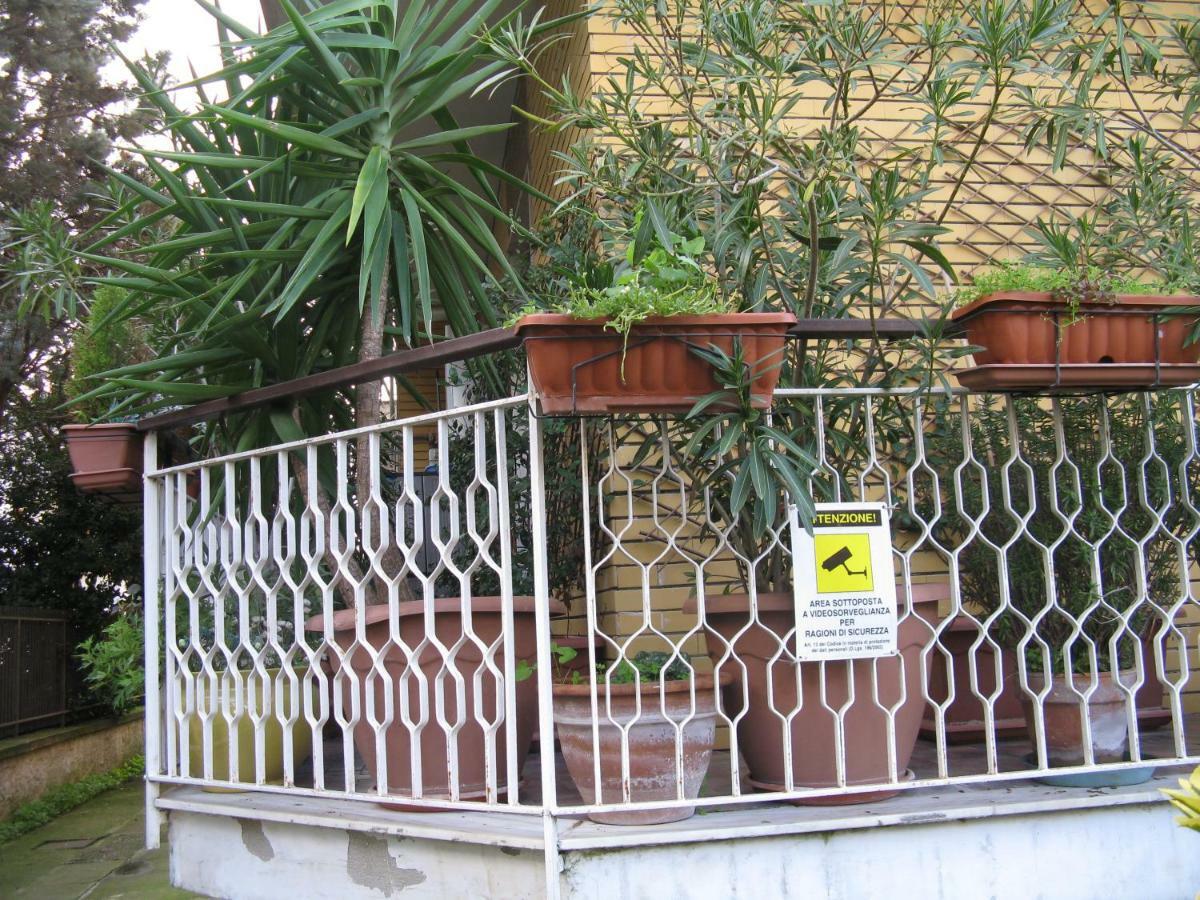 Le Stanze Di Ginevra - Via Tescione Hotel Caserta Luaran gambar