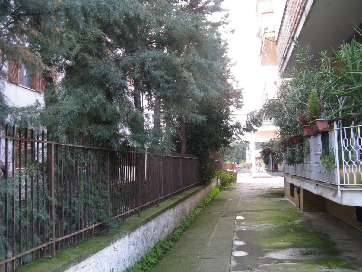 Le Stanze Di Ginevra - Via Tescione Hotel Caserta Luaran gambar