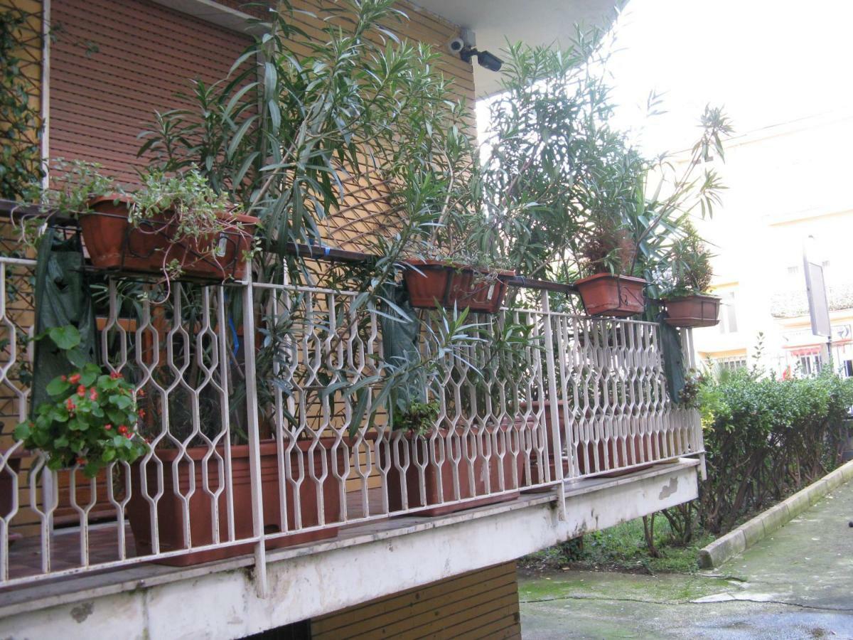 Le Stanze Di Ginevra - Via Tescione Hotel Caserta Luaran gambar