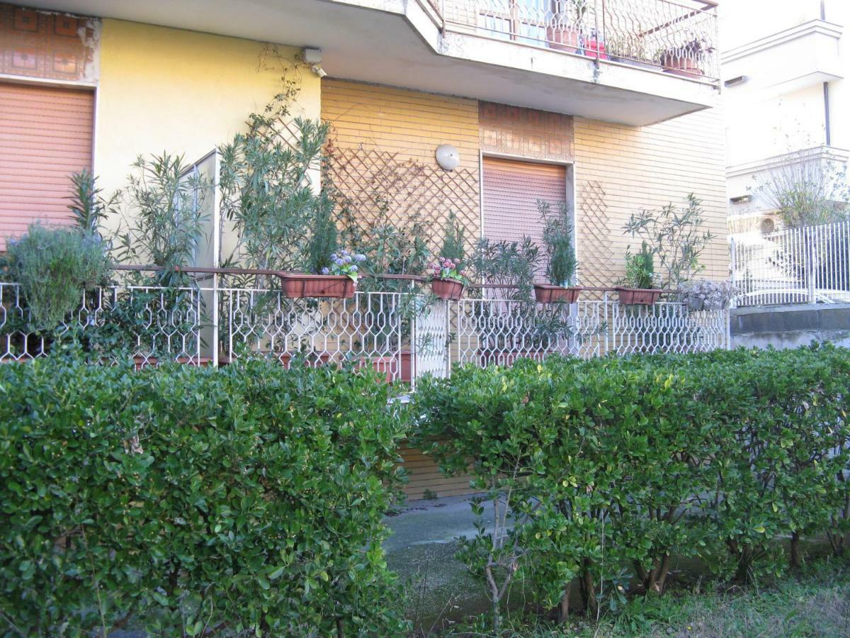 Le Stanze Di Ginevra - Via Tescione Hotel Caserta Luaran gambar