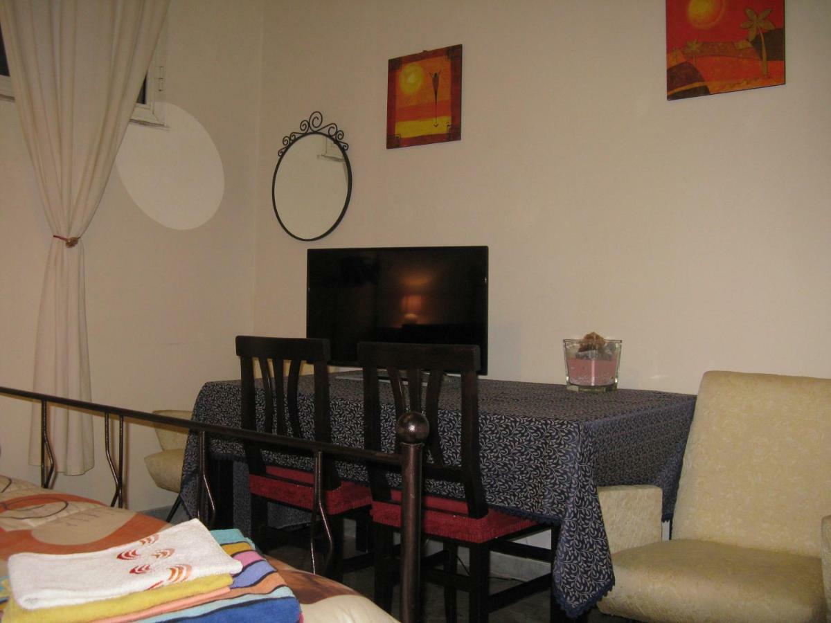 Le Stanze Di Ginevra - Via Tescione Hotel Caserta Luaran gambar