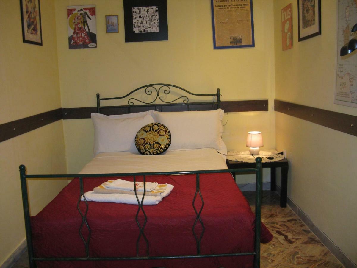 Le Stanze Di Ginevra - Via Tescione Hotel Caserta Luaran gambar