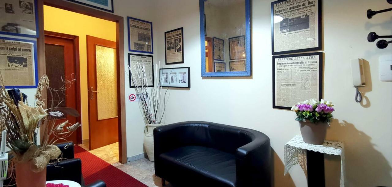 Le Stanze Di Ginevra - Via Tescione Hotel Caserta Luaran gambar