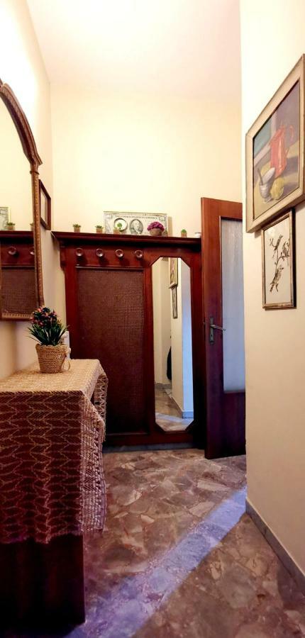 Le Stanze Di Ginevra - Via Tescione Hotel Caserta Luaran gambar